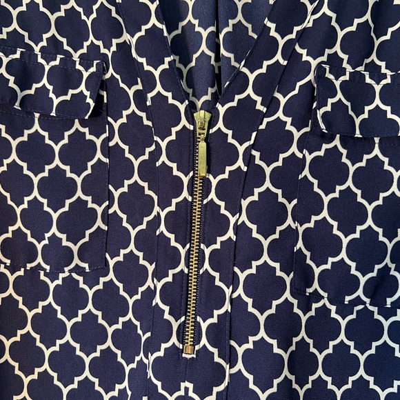 Express Blouse. M. - Picture 2 of 3